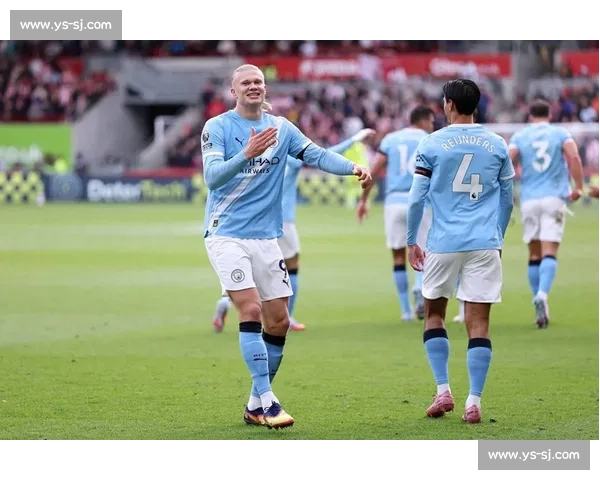 国际足联总监温格探访曼城世俱杯训练营 传奇教头与瓜帅师徒重逢掀热议 国际足联总监温格探访曼城世俱杯训练营 传奇教头与瓜帅师徒重逢掀热议